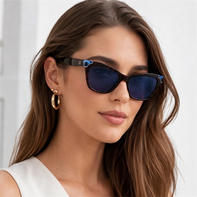 GUESS sončna očala GU7840 53W