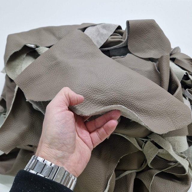 Ostanki naravnega usnja RJAVA paket 1 kg