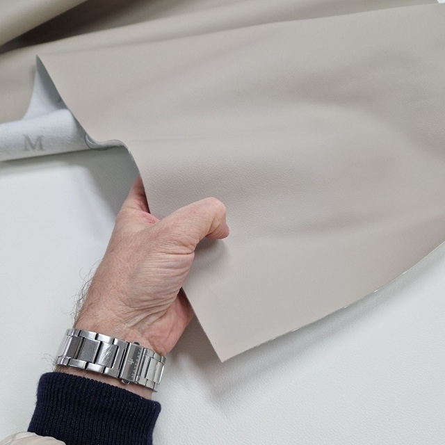 Umetno usnje, kos 220x55cm, bež