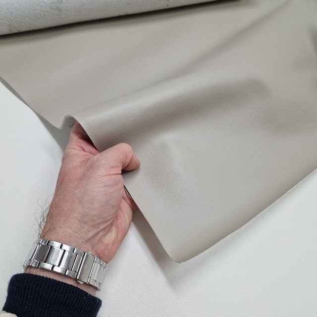 Umetno usnje, kos 150x58cm, bež