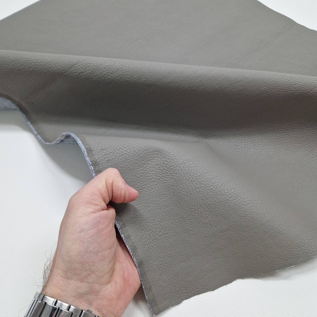 Umetno usnje, kos 63x53cm, rjavo-siva