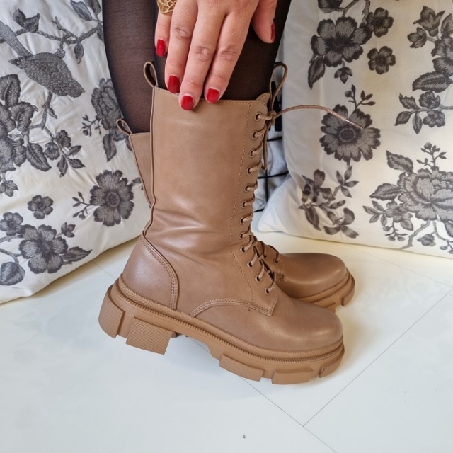 Modni gležnarji z debelejšim podplatom v barvi kaki: 36, 37, 38