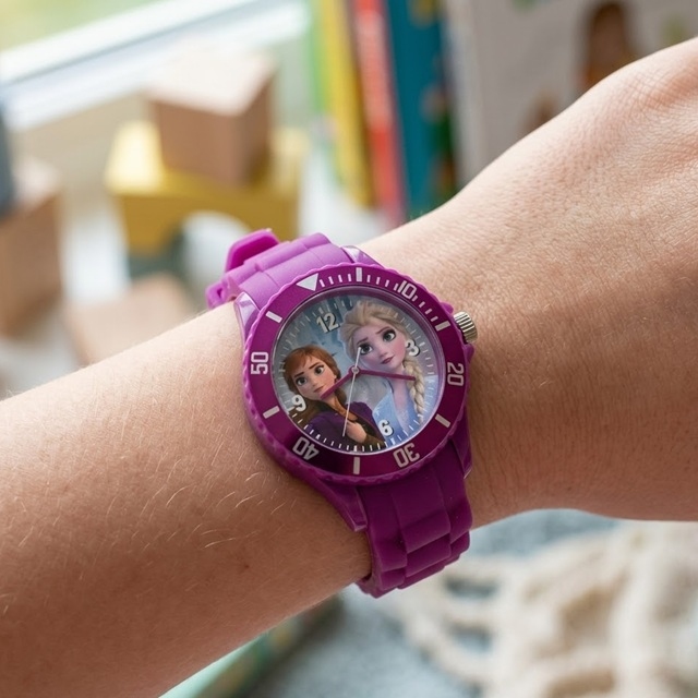 FROZEN II otroška ura 