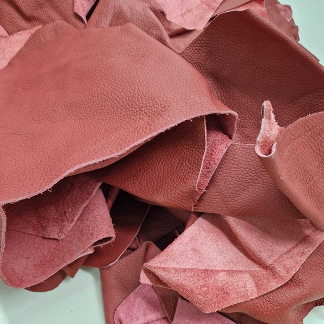 Ostanki naravnega usnja RDEČA paket 1 kg