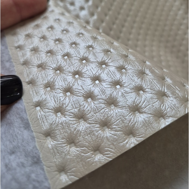 Umetno usnje, kos 110x64cm, bež