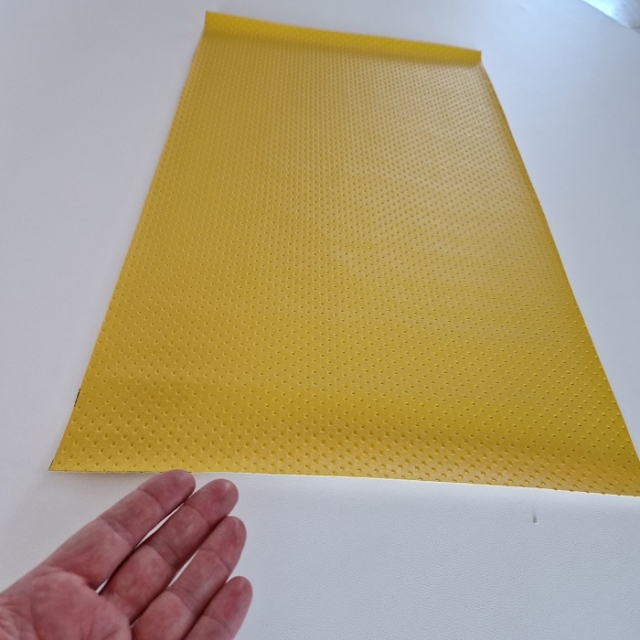 Umetno usnje, kos 80x50cm, rumena