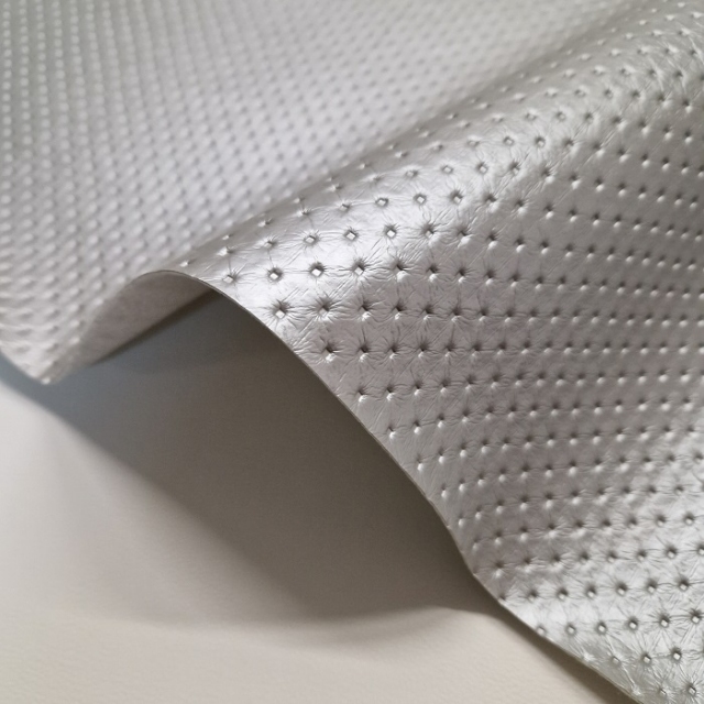 Umetno usnje, kos 56x49cm, srebrna